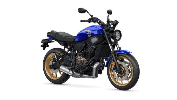 Moto Yamaha XSR 700 año 2024 azul