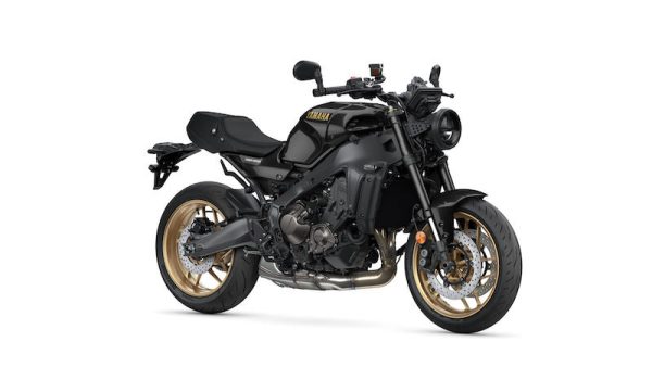 Moto Yamaha XSR 900 2025, negra