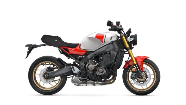 Moto Yamaha XSR 900 2025, vista lateral